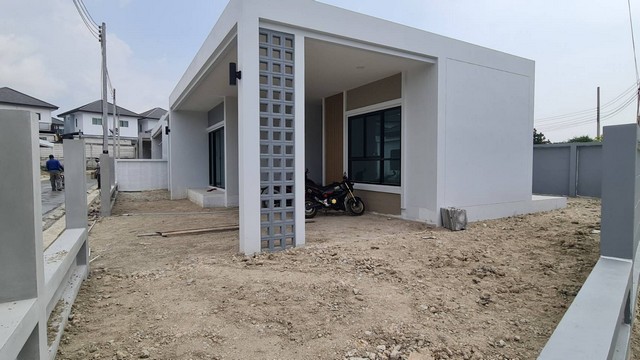 ขายบ้านเดี่ยวชั้นเดียวซอย12 ชลบุรี ต.บ้านสวน อ.เมือง ชลบุรี ขายบ้านเดี่ยวชลบุรี บ้านใหม่มือหนึ่ง เริ่มต้น 2.99 ล้านบาท การก่อสร้าง 85 %