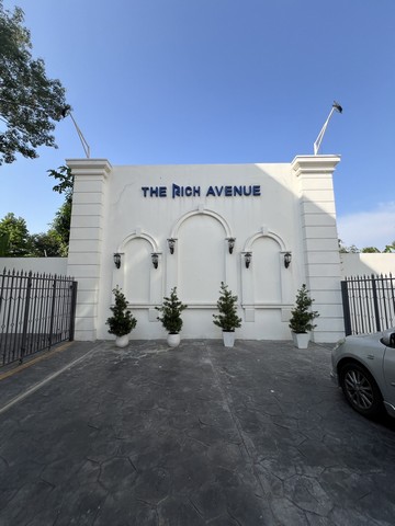 ขายอาคารพาณิชย์หรู The Rich Avenue @Damrongrak (เดอะริช อเวนิว @ดำรงรักษ์)