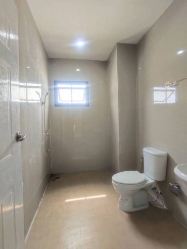 ขาย ทาวน์โฮม ที่พักอาศัย homeoffice รูปแบบอาคารทันสมัย 3.5 ชั้น 3 ห้องนอน 3 ห้องน้ำ ตกแต่งใหม่