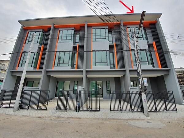 ขาย กลางเมืองราชบุรี ทาวน์โฮม ที่พักอาศัย homeoffice รูปแบบอาคารทันสมัย หลังริม 24 ตารางวา 3 ชั้น 3 ห้องนอน 3 ห้องน้ำ