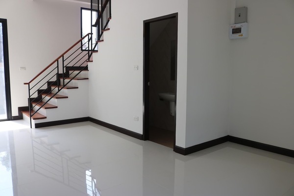ขาย กลางเมืองราชบุรี ทาวน์โฮม ที่พักอาศัย homeoffice รูปแบบอาคารทันสมัย หลังริม 24 ตารางวา 3 ชั้น 3 ห้องนอน 3 ห้องน้ำ